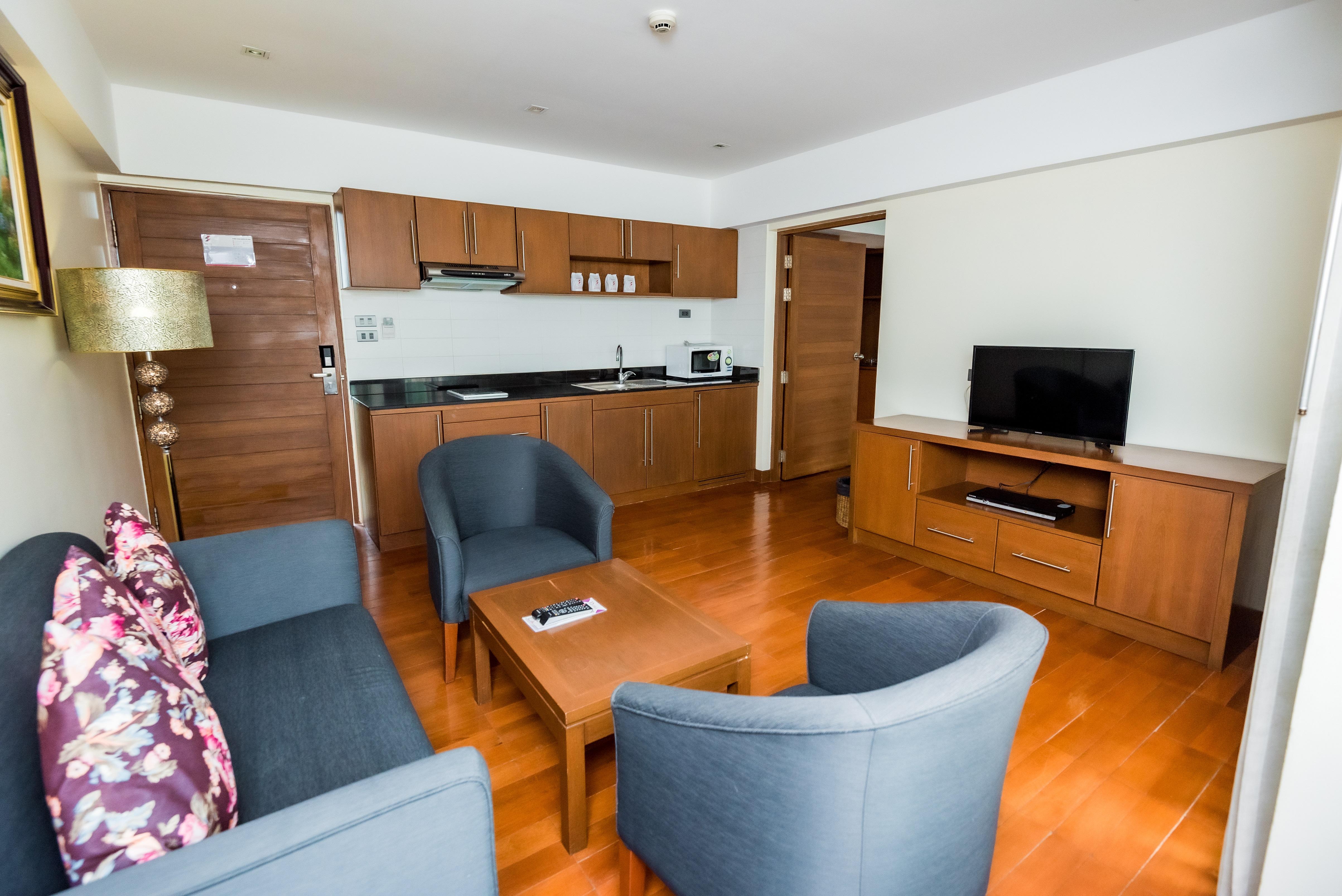 Bally Sukhumvit Hotel 3*
