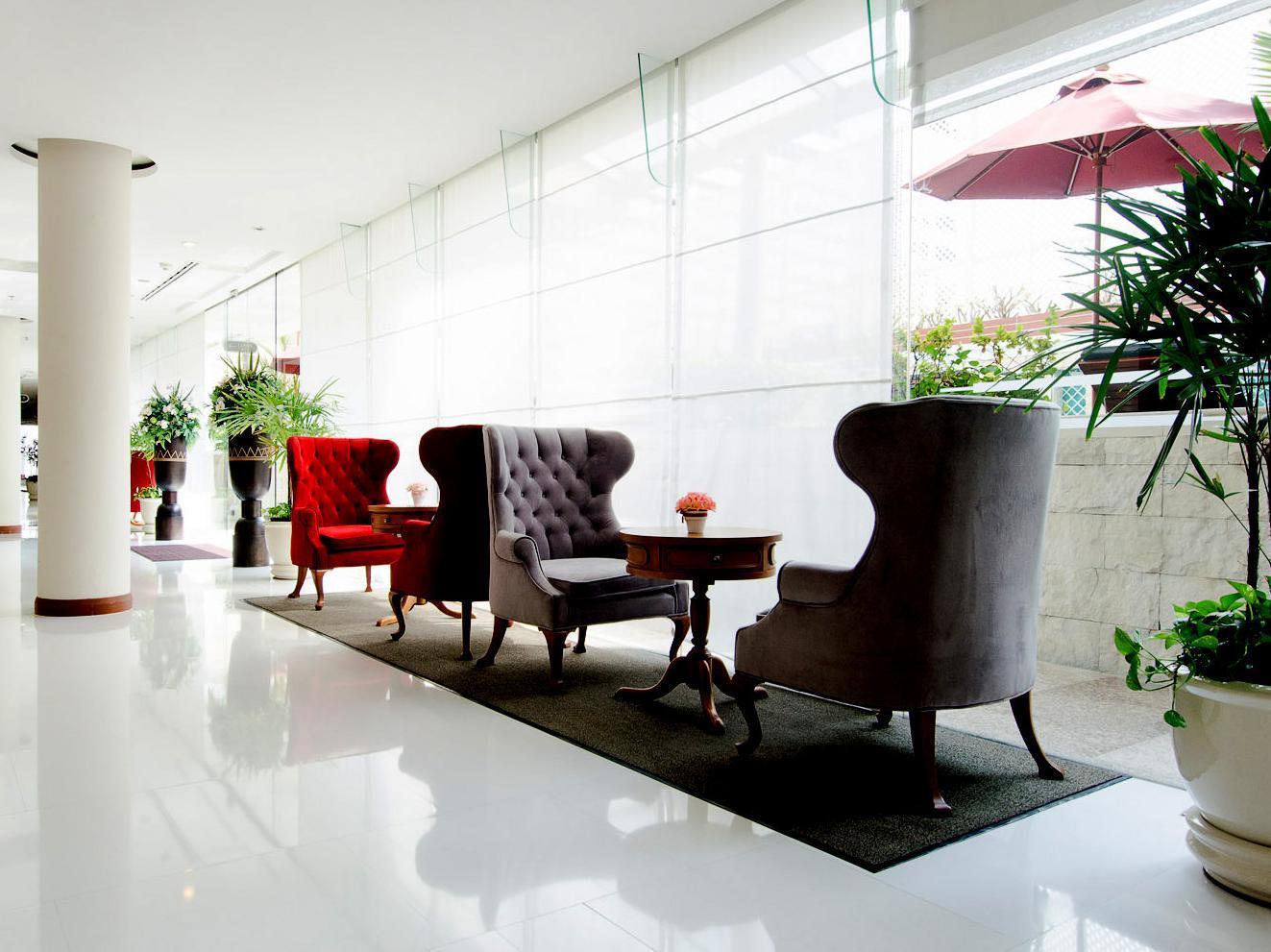 At Ease Saladaeng By Aetas Hotell 4*