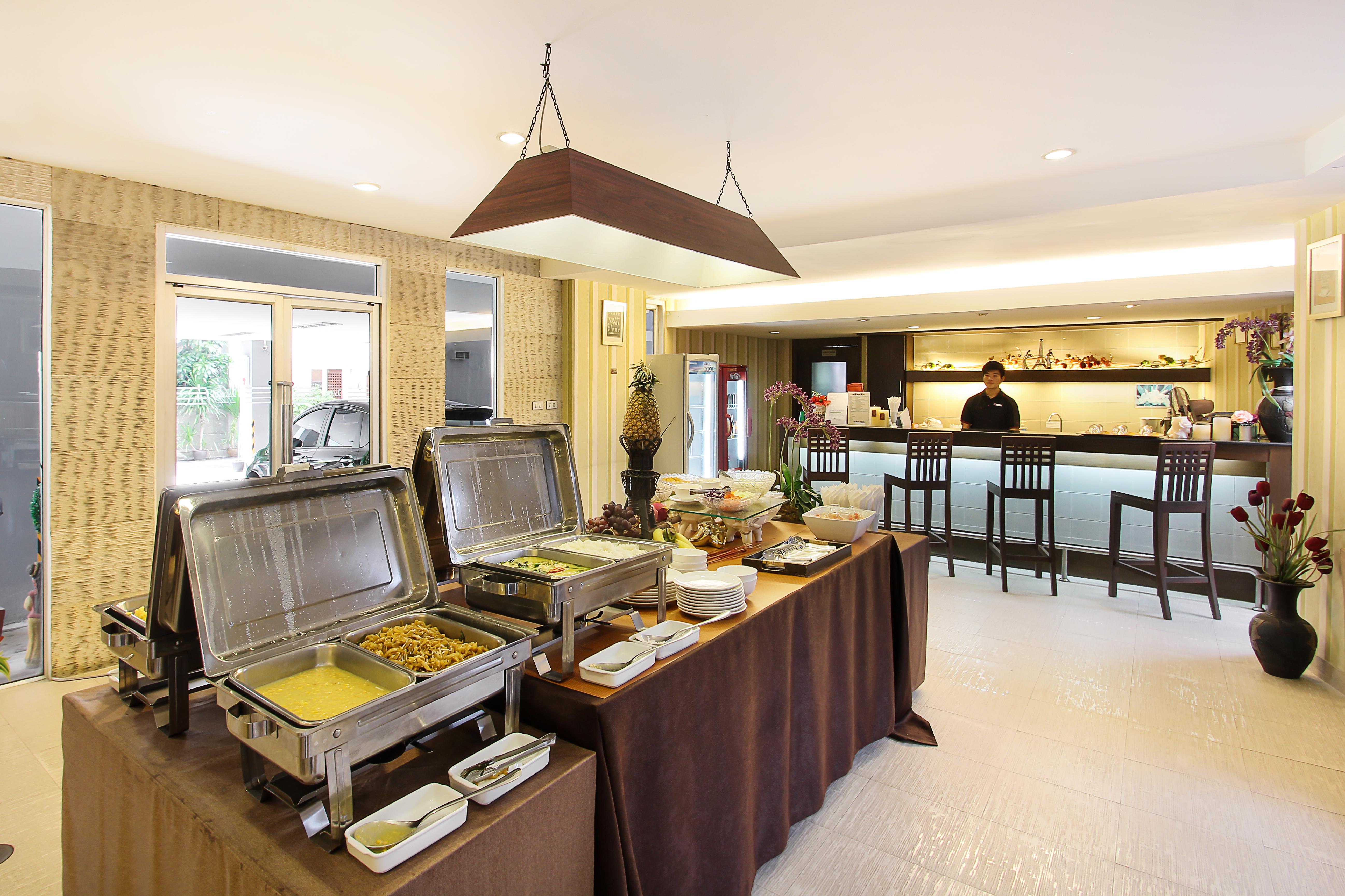 Bally Sukhumvit Hotel 3*