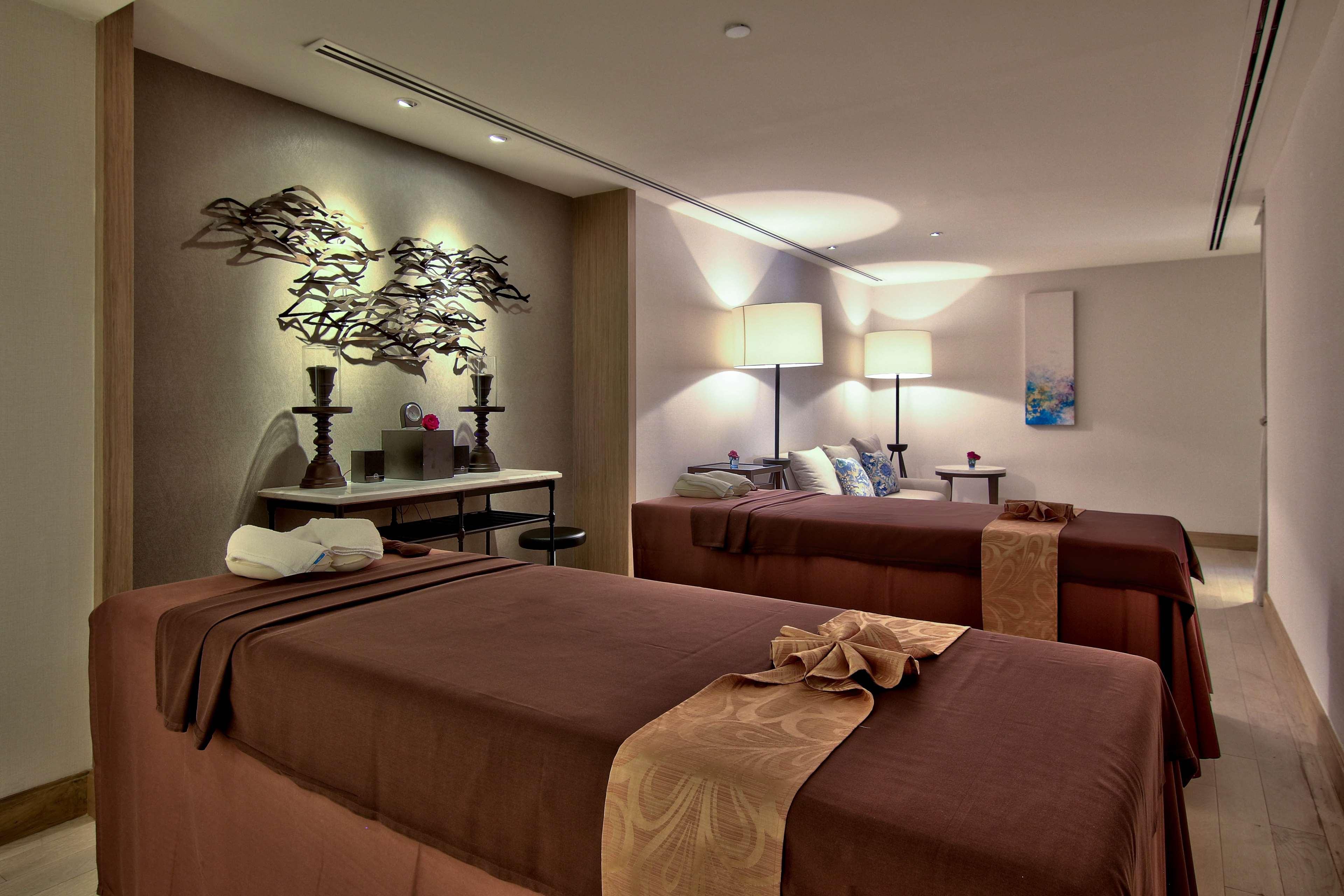 Hotel Radisson Blu Plaza 5*