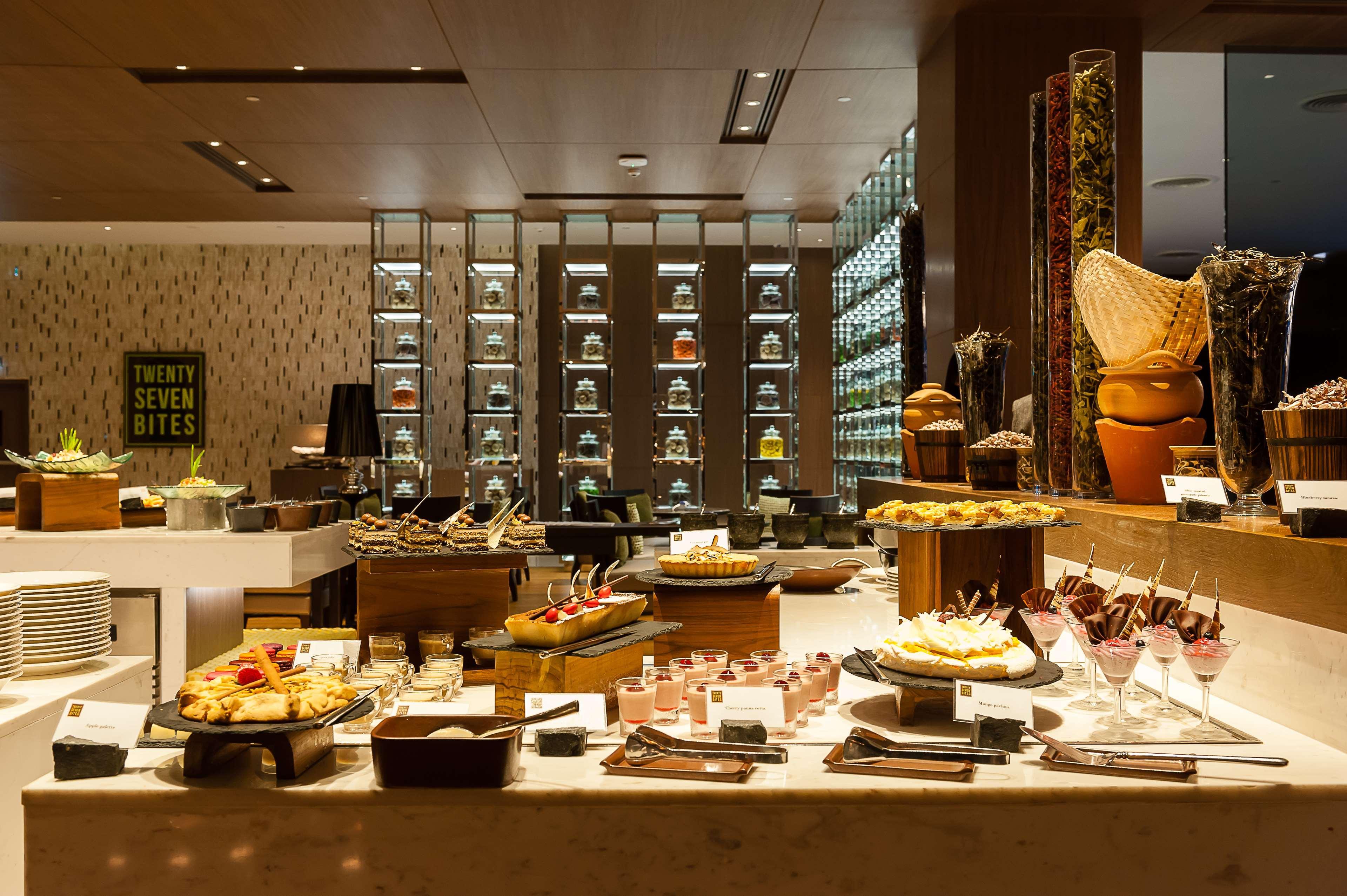 Radisson Blu Plaza 5*