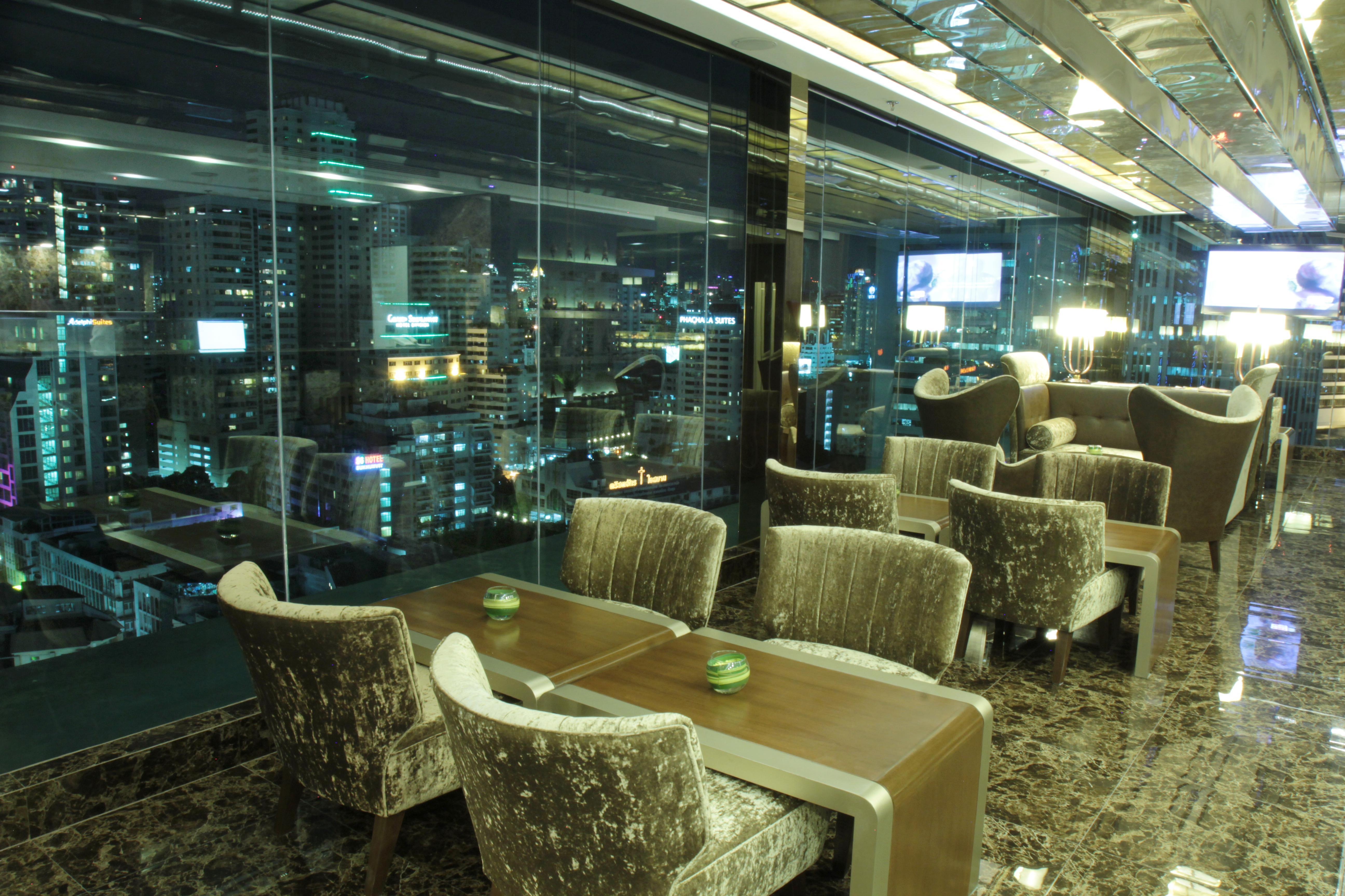 Ramada By Wyndham Sukhumvit 11 Hotel 4*