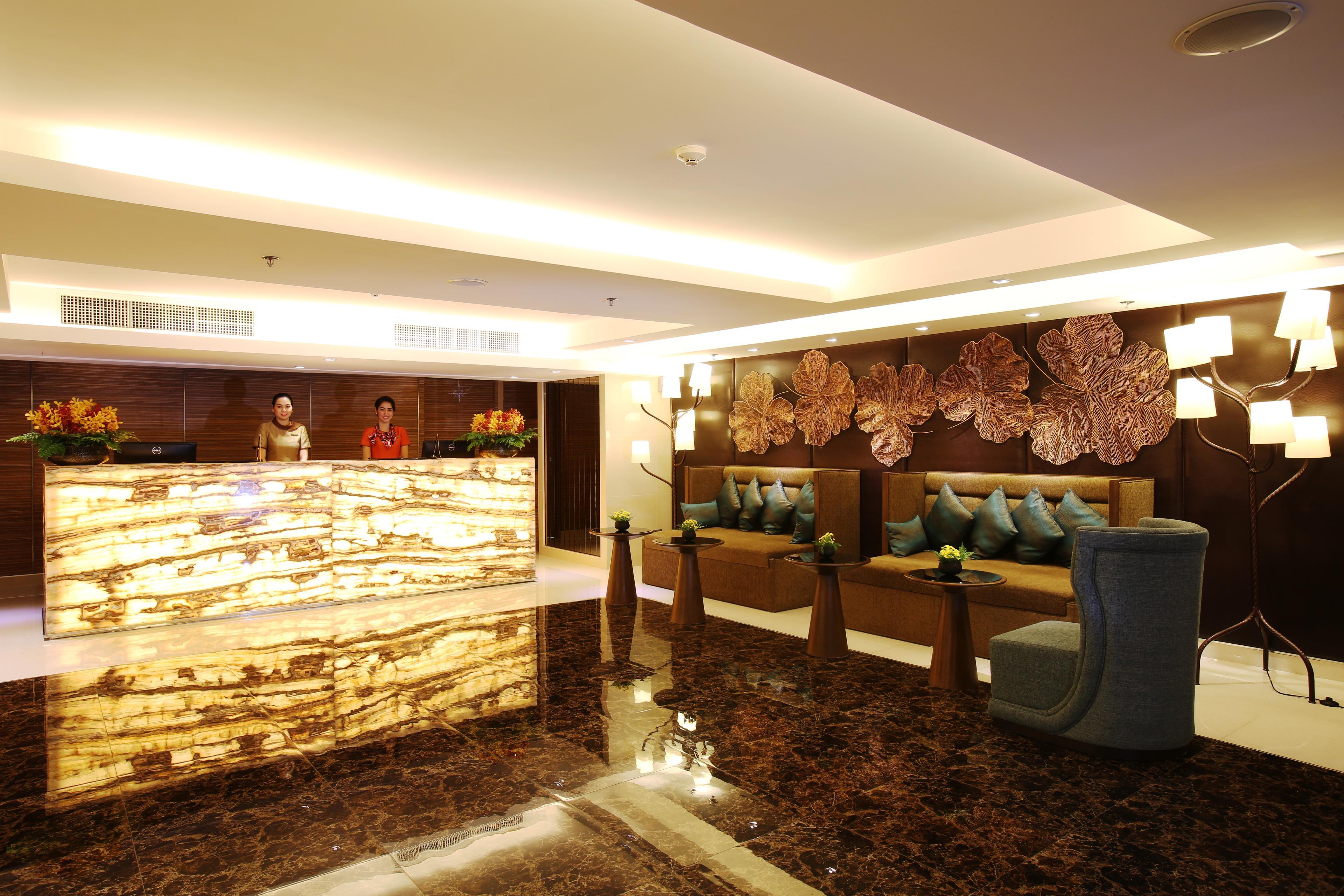 Ramada By Wyndham Sukhumvit 11 Hotel 4*