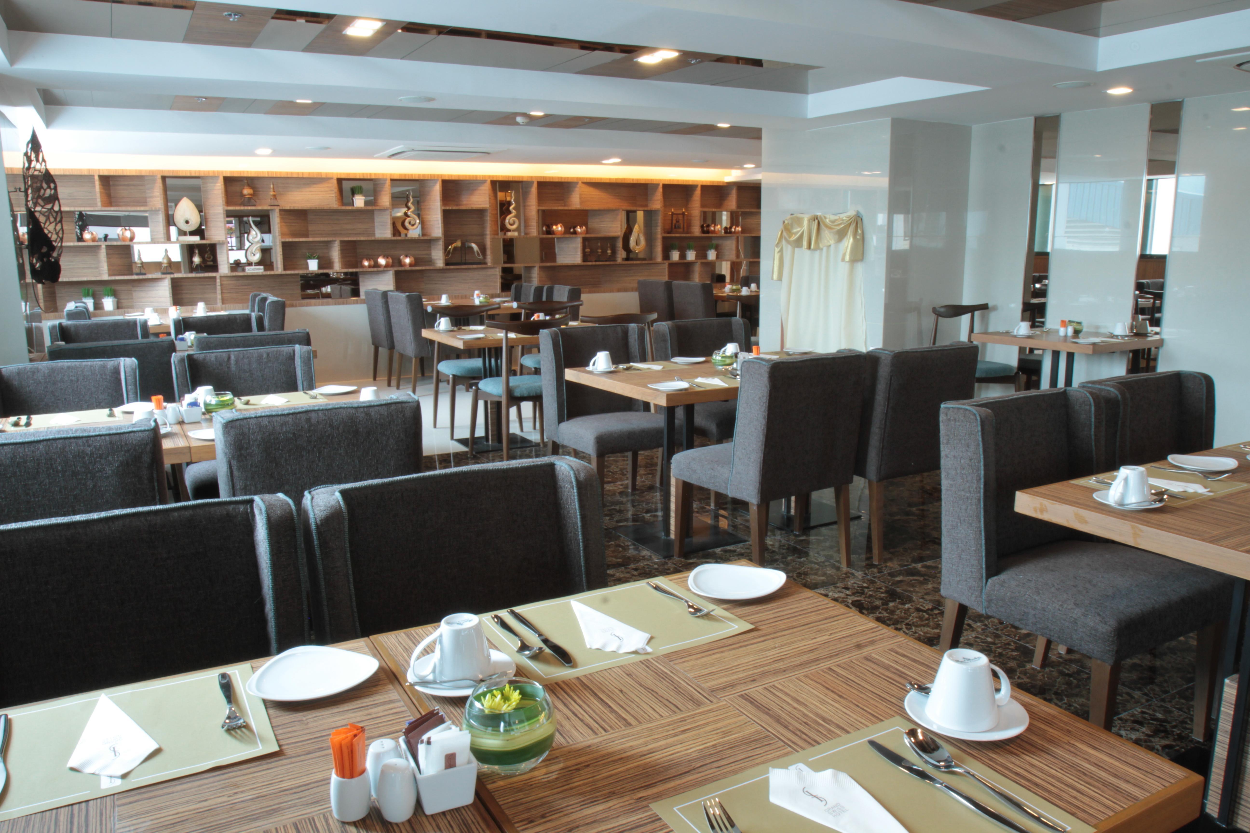 Hotel Ramada By Wyndham Sukhumvit 11 4*