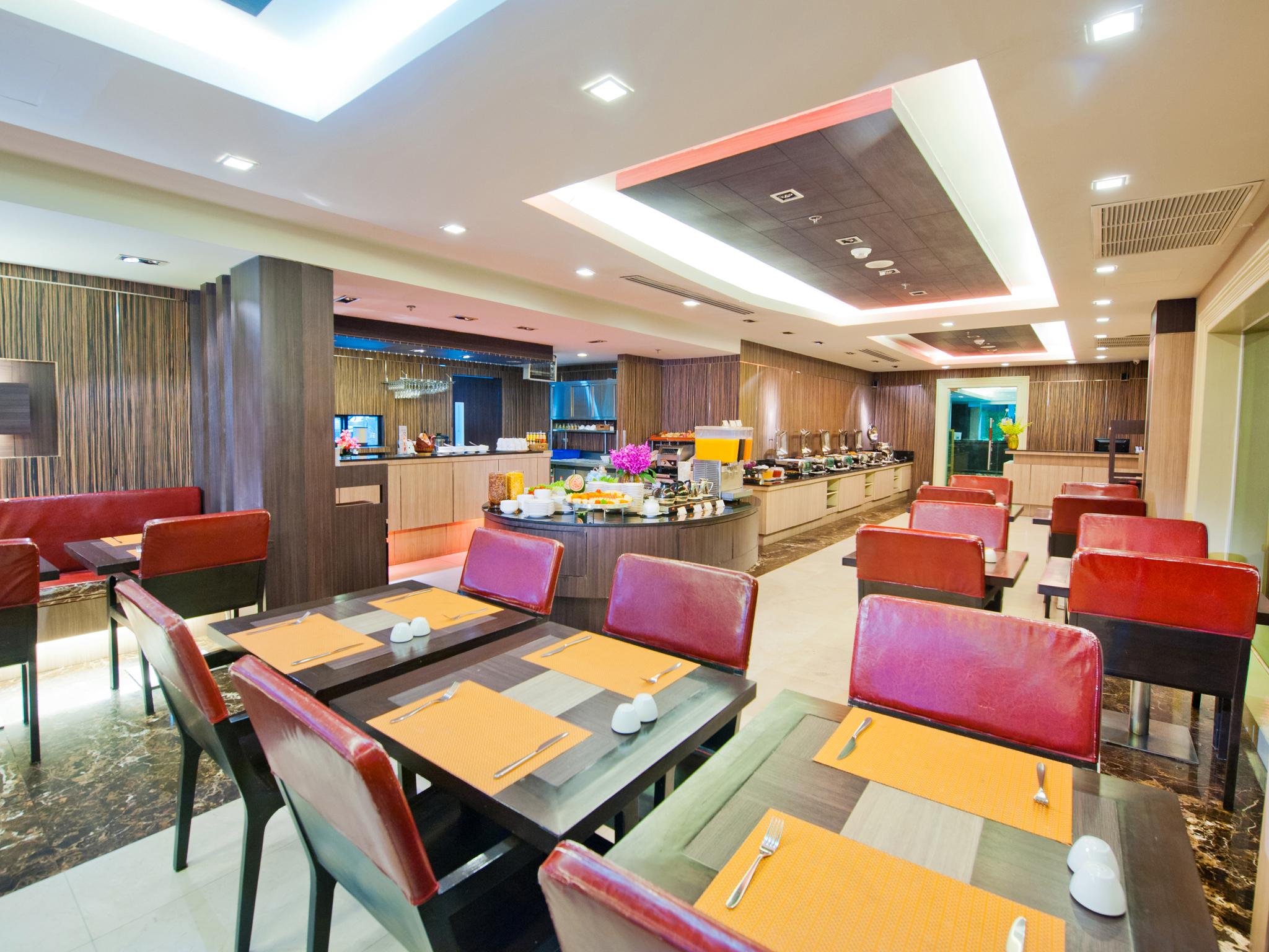 Kingston Hotel 4*