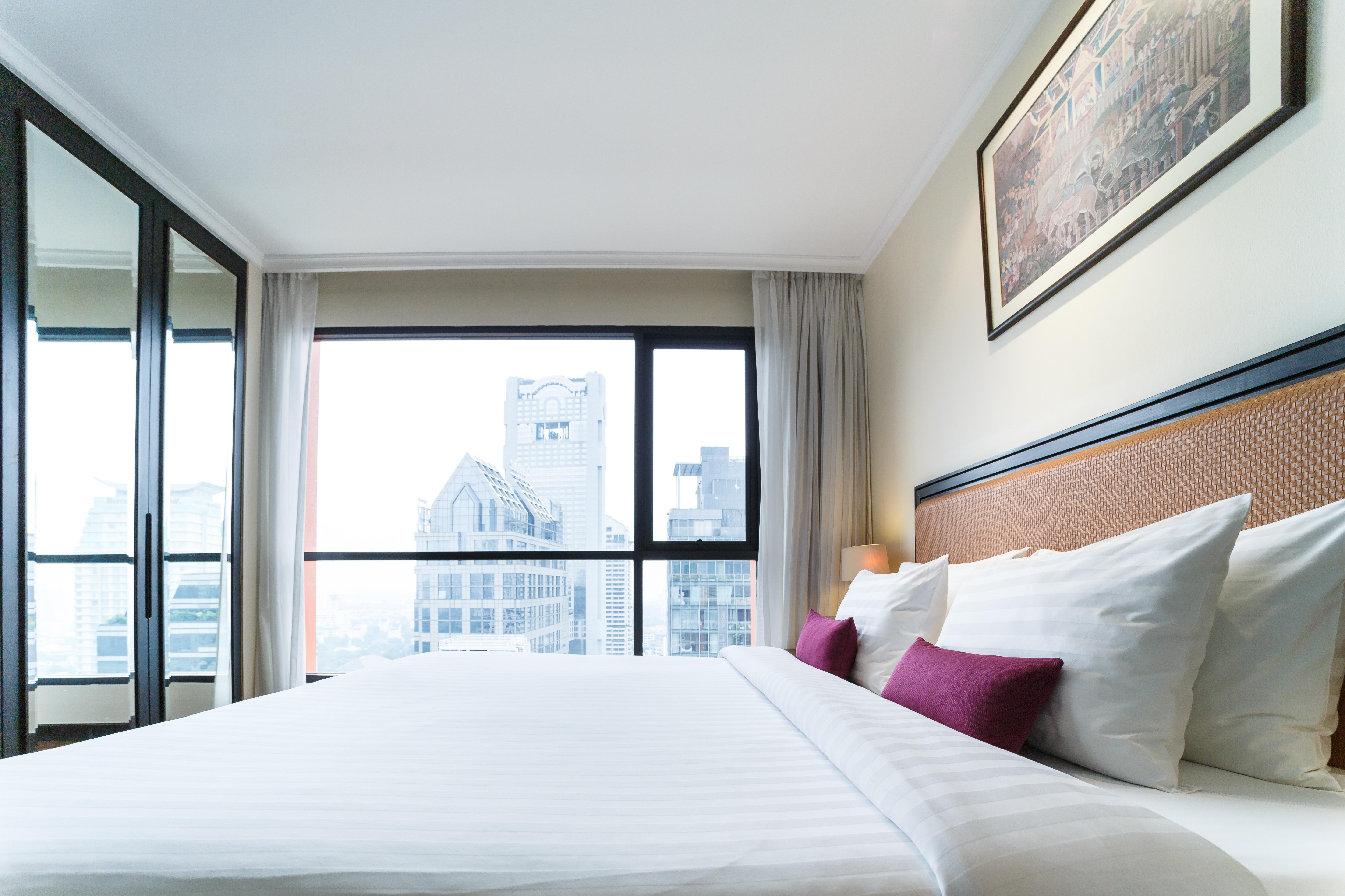 Bandara Silom, 4*