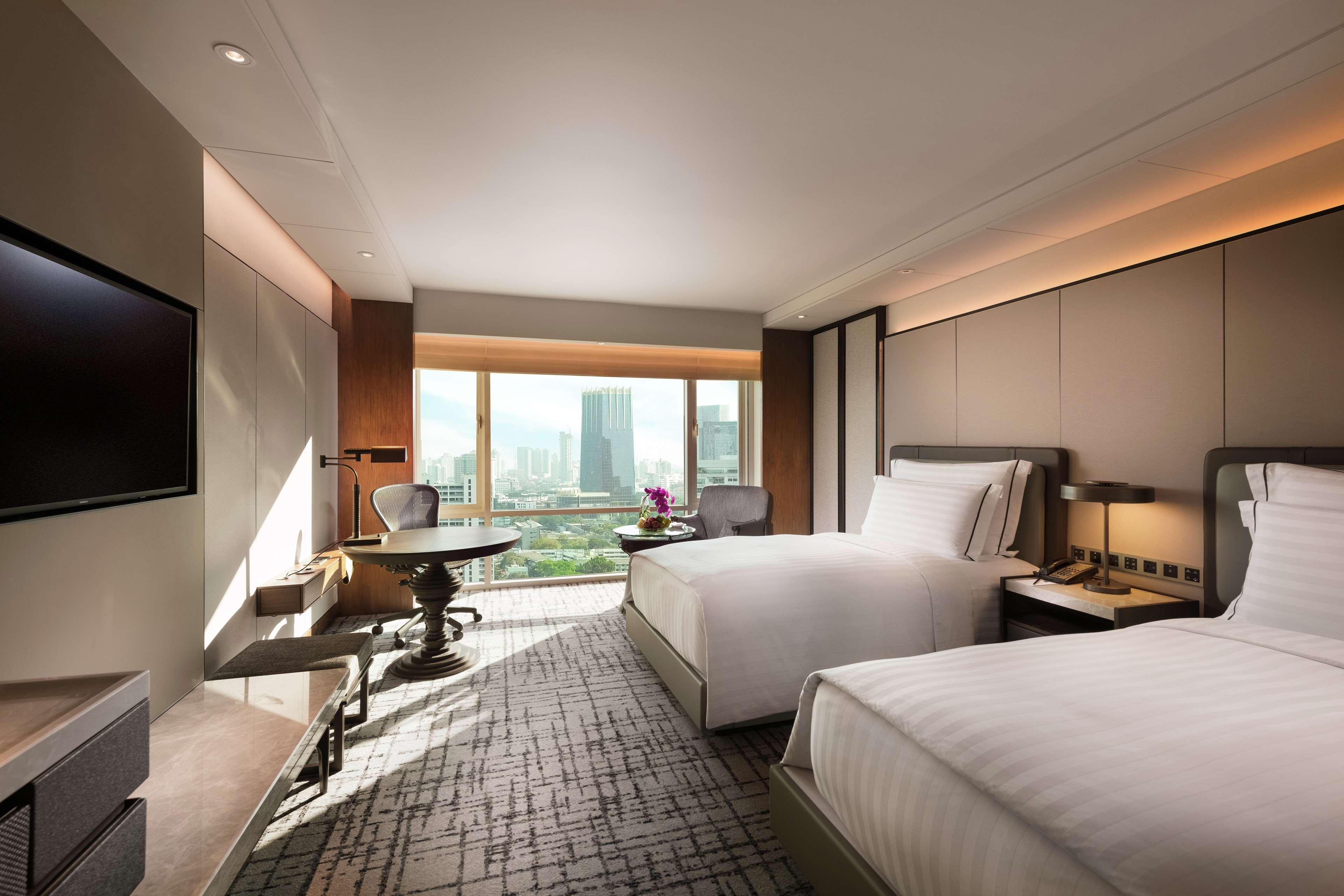 Conrad 5*