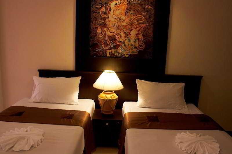 Grand Pinnacle Hotel 2*