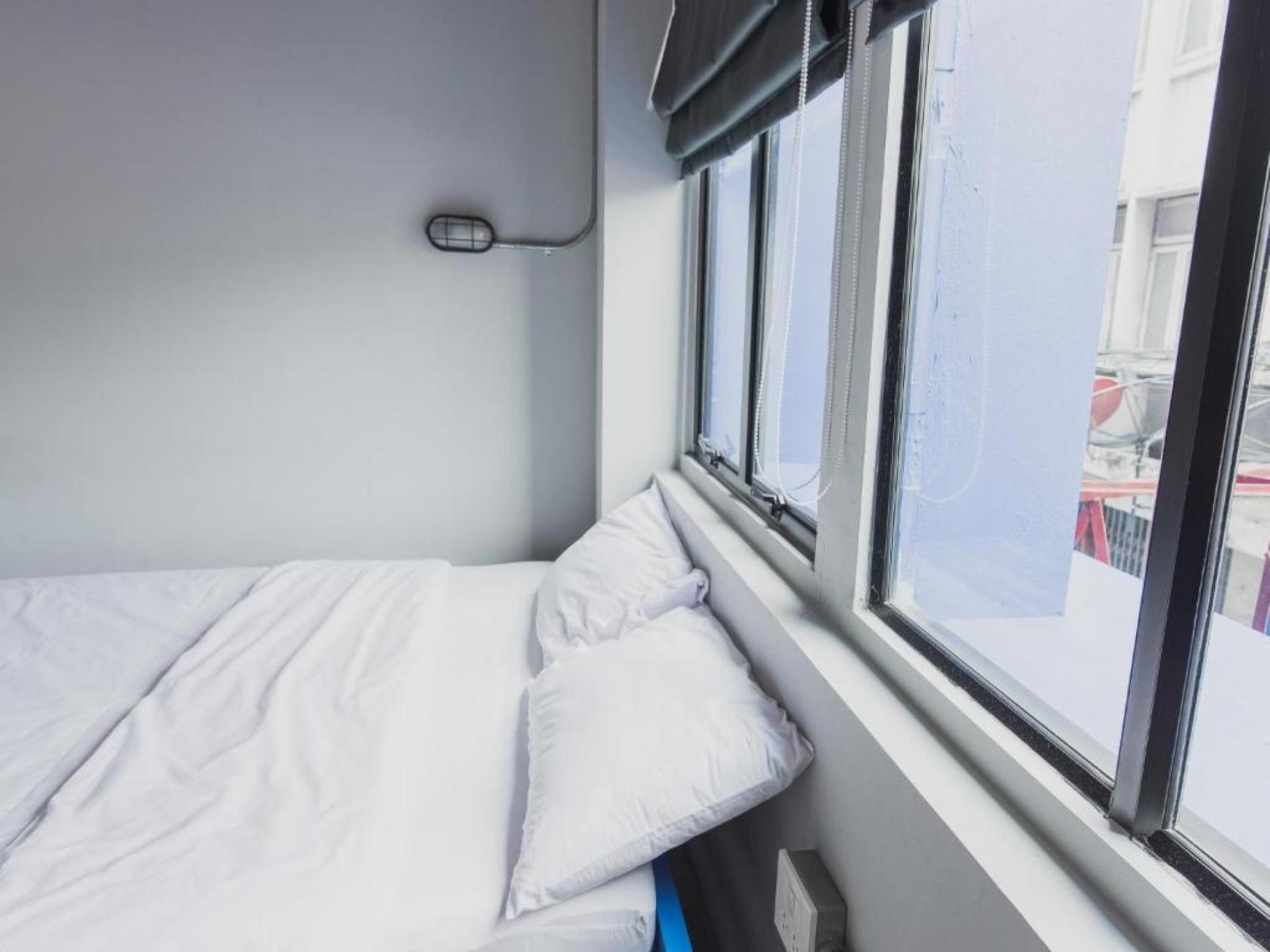 Hostal Loftel Station