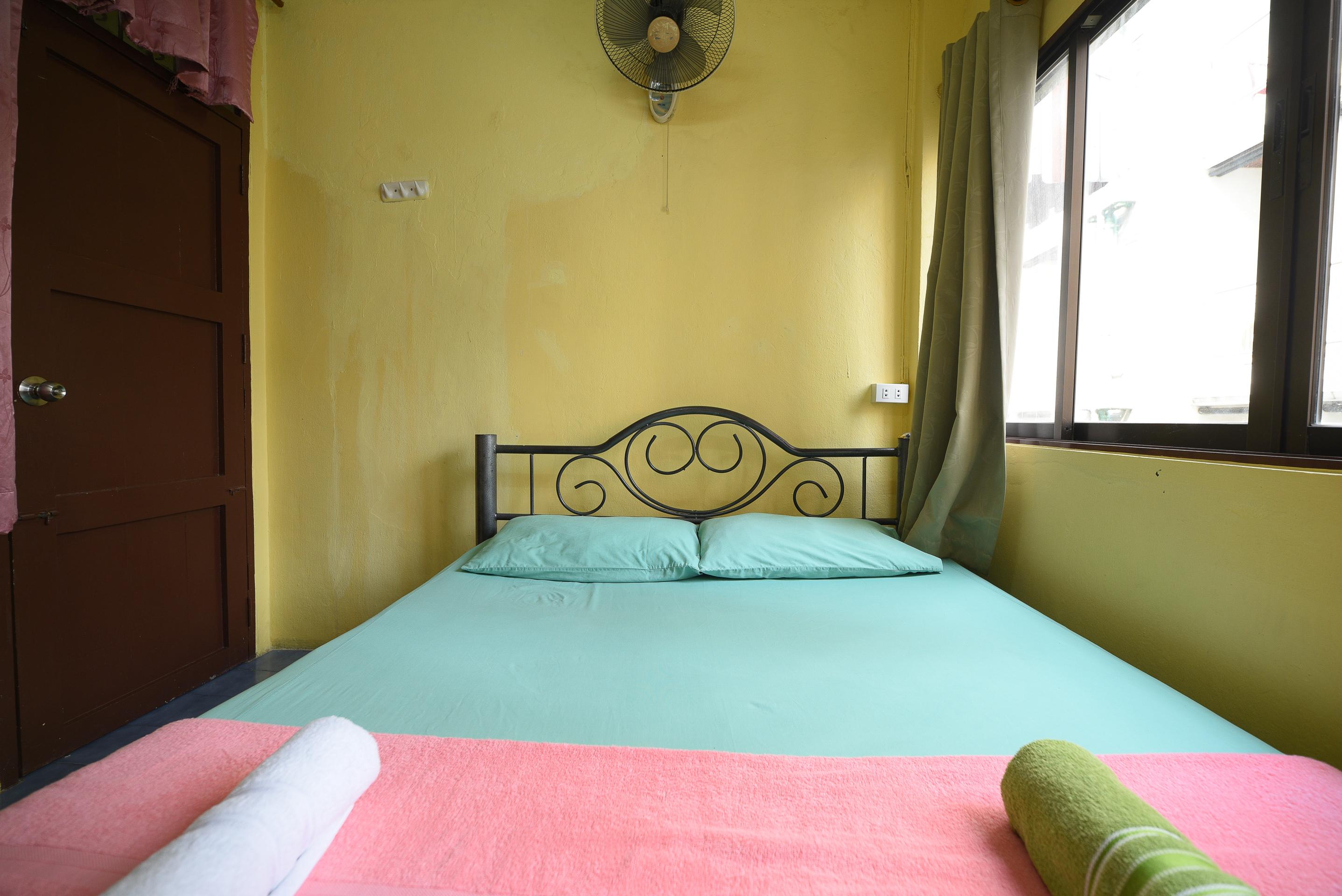 Oyo 938 Place Hotel