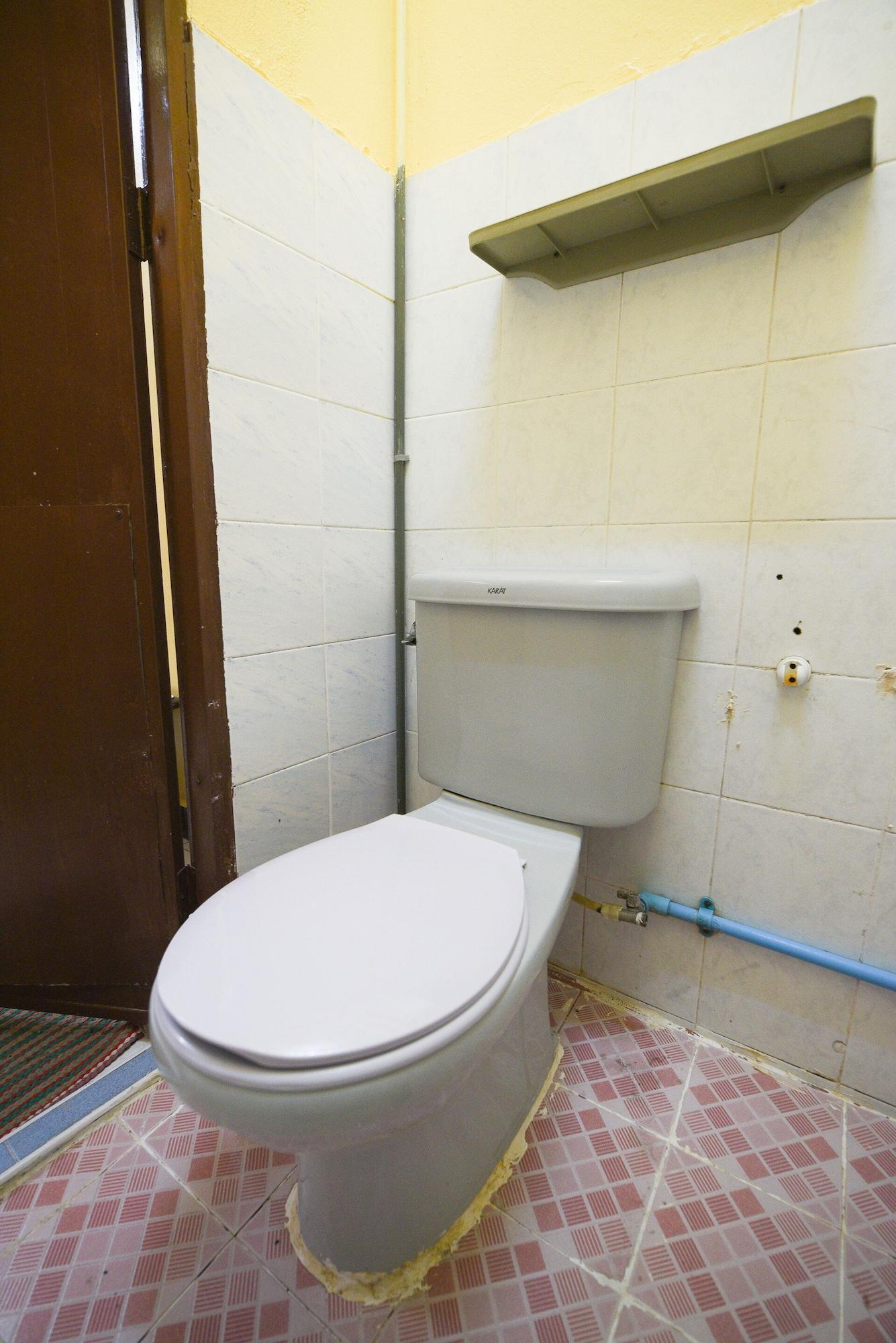 Oyo 938 Place Hotel