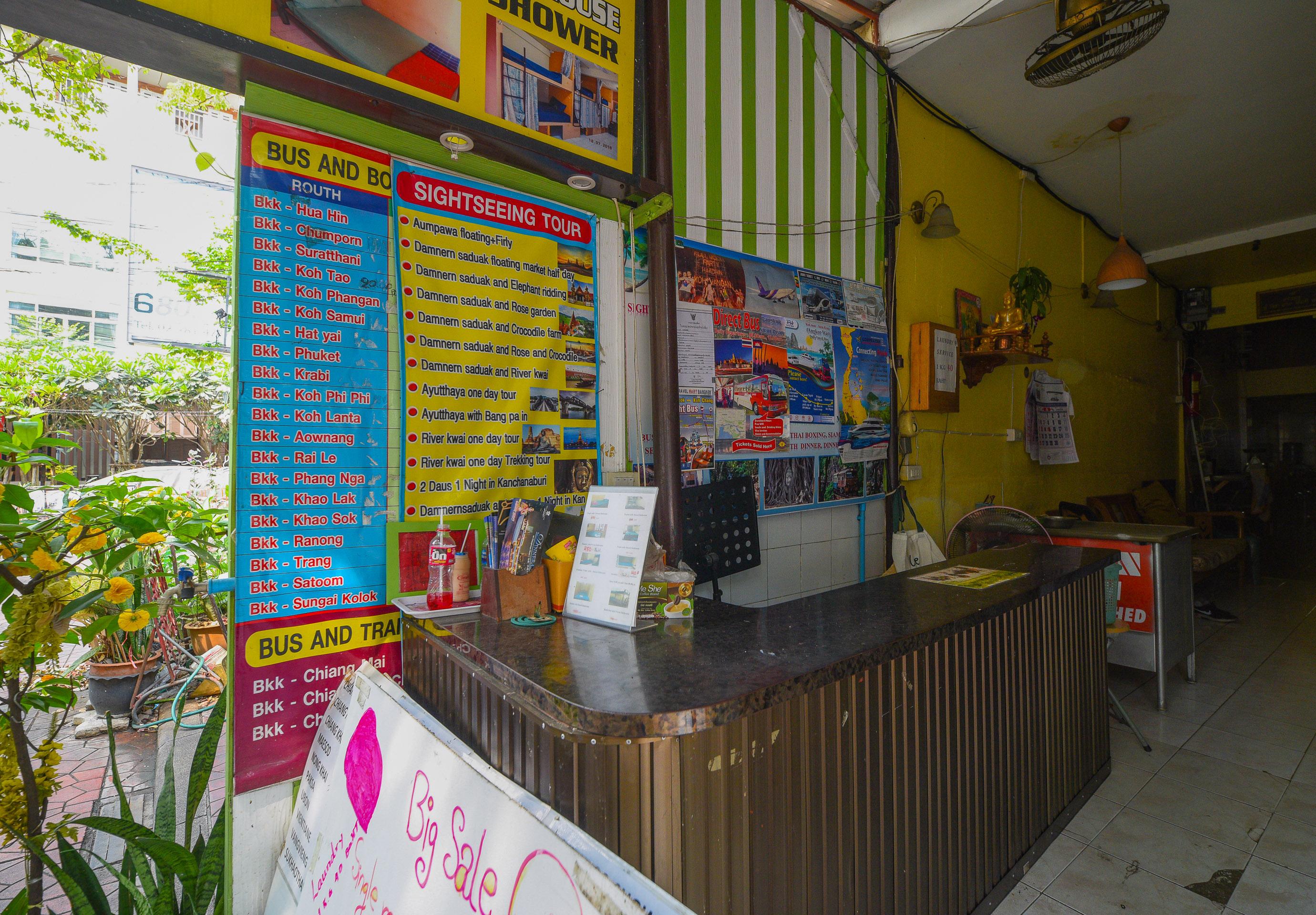 Oyo 938 Place Hotel