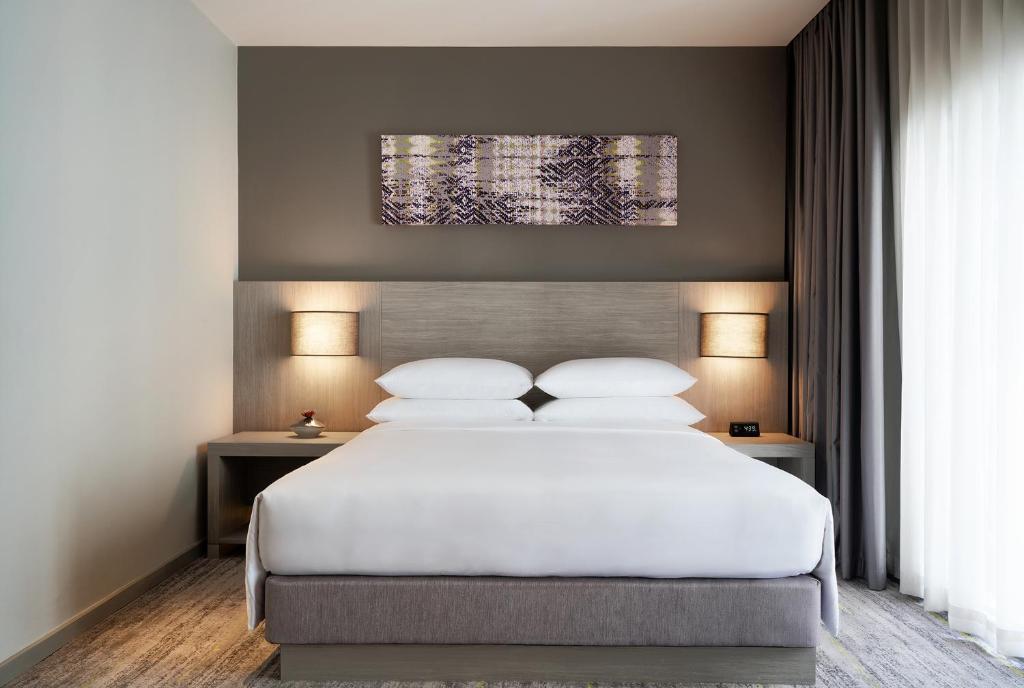 Hyatt Place Sukhumvit 24 4*