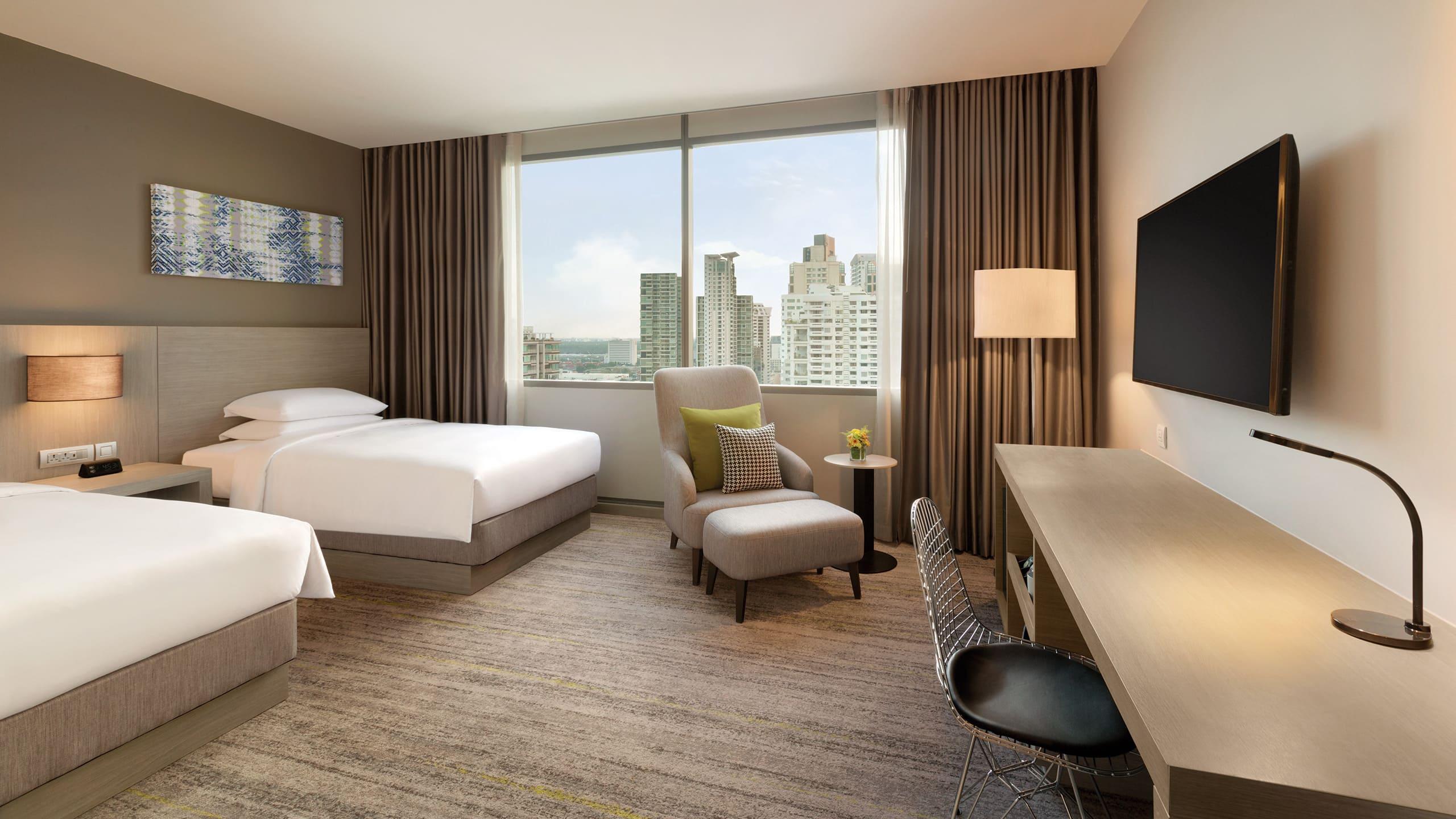 Hyatt Place Sukhumvit 24 4*