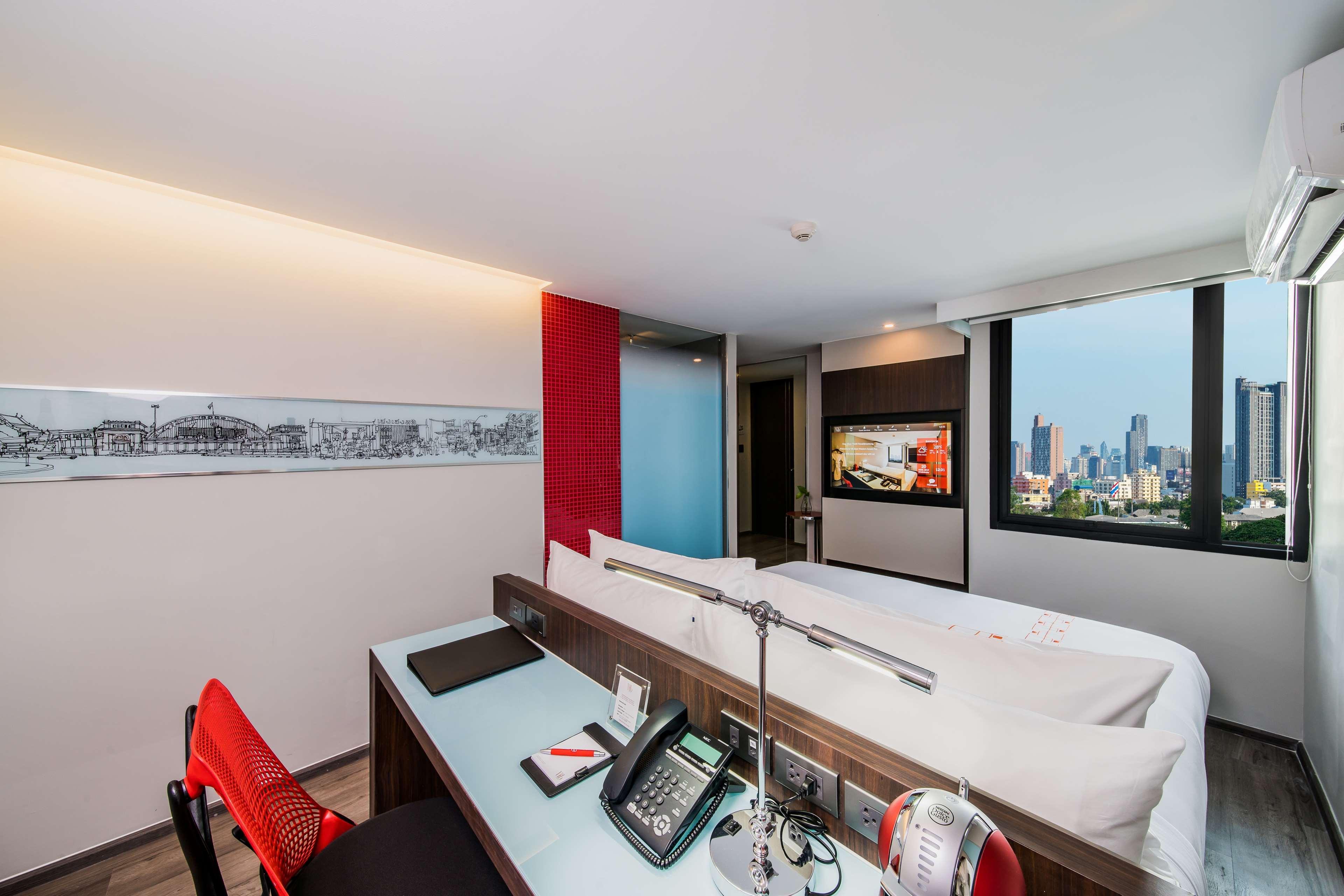 Vib Western Sanam Pao Hotel 3*