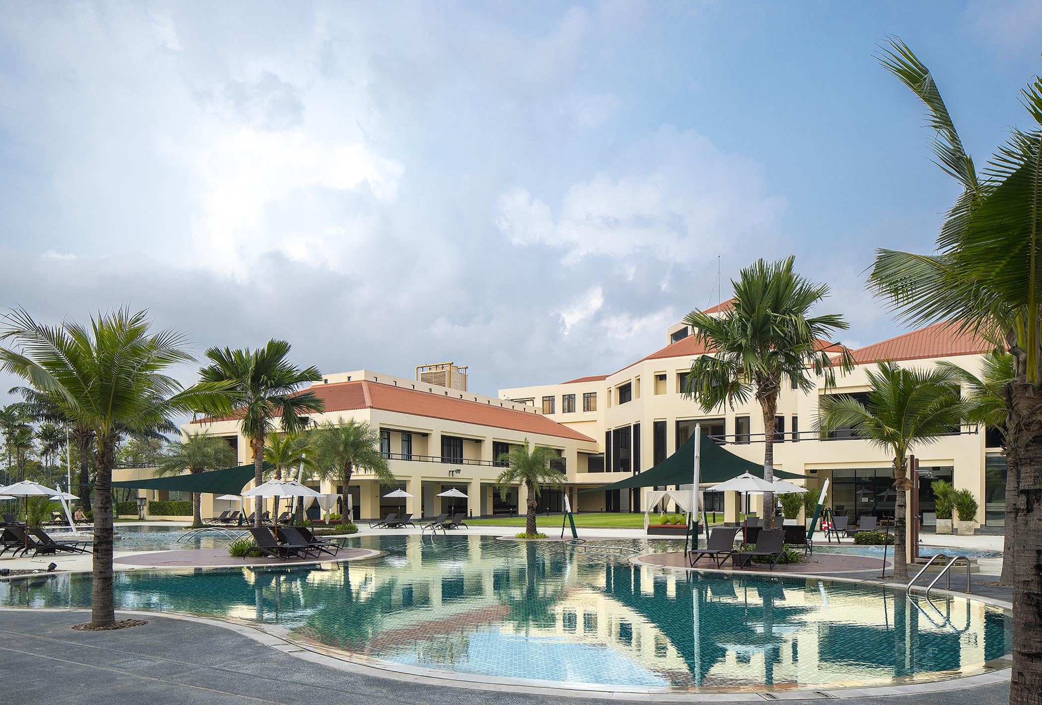 Eastin Thana Golf Resort 4*