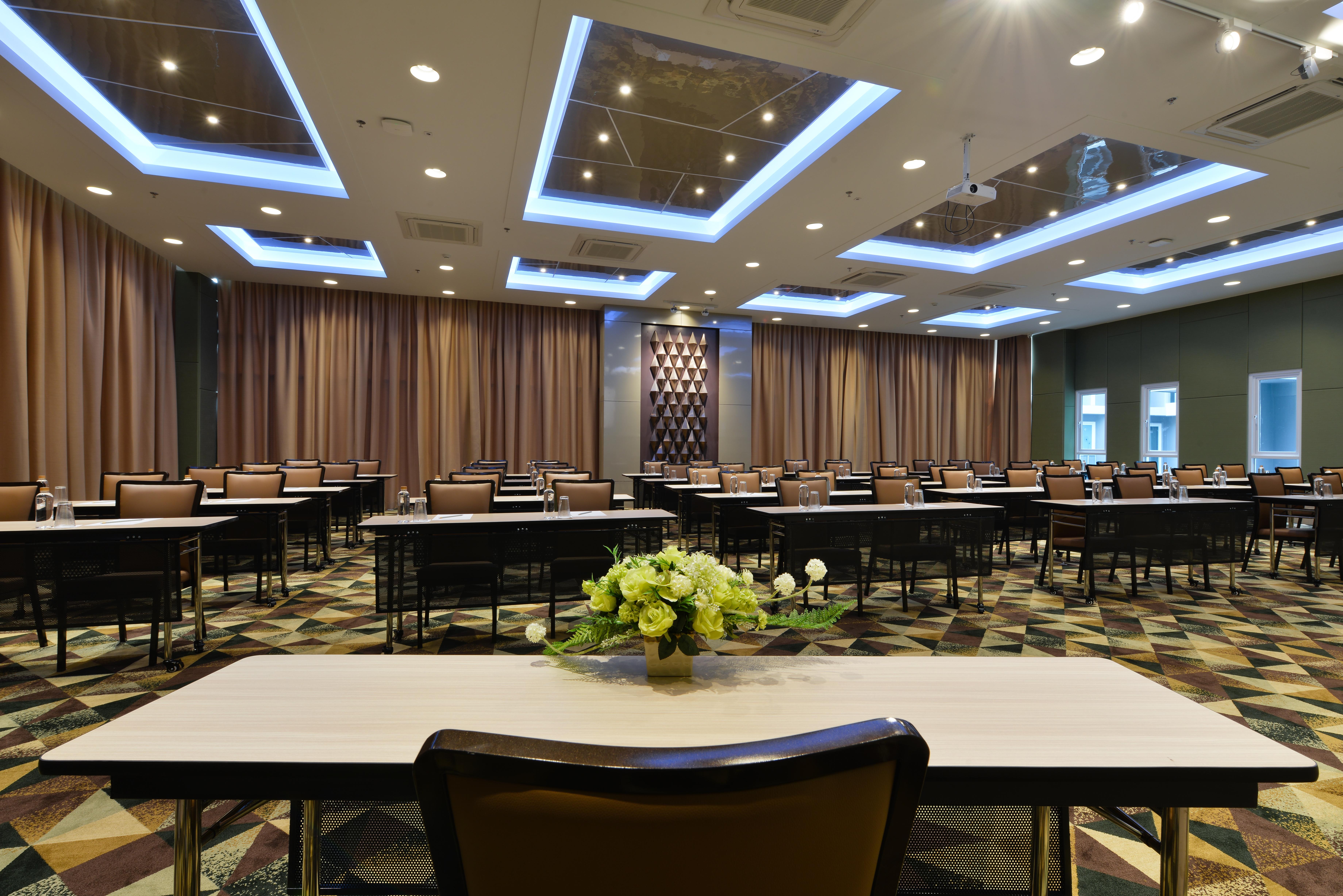 Khách sạn Le D'tel 5*