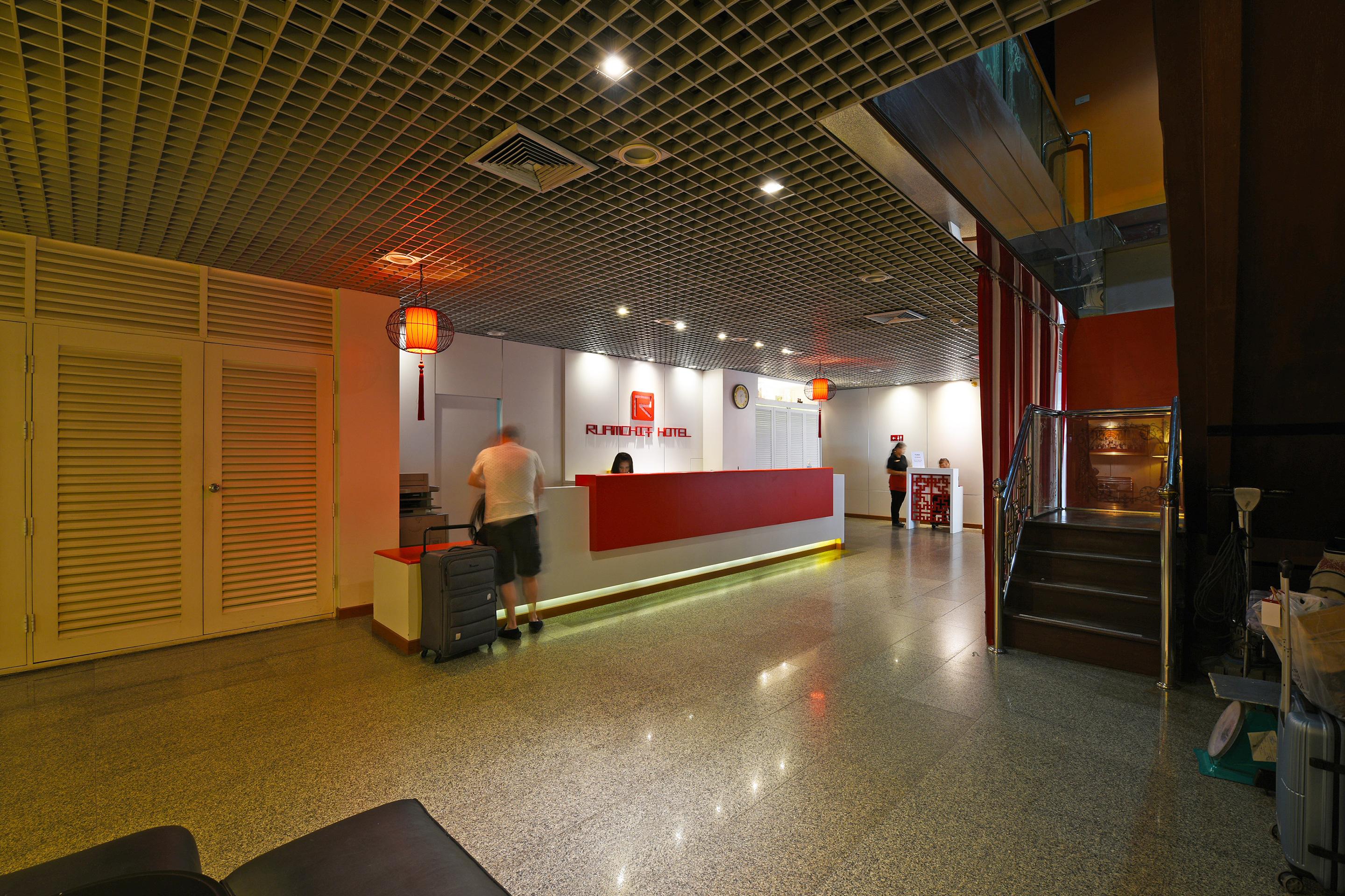 Ruamchitt Plaza 3* Bangkok