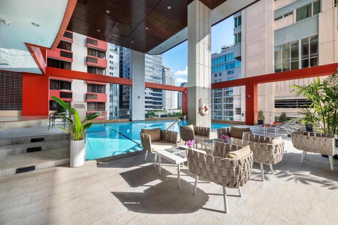 Bandara Silom, 4*