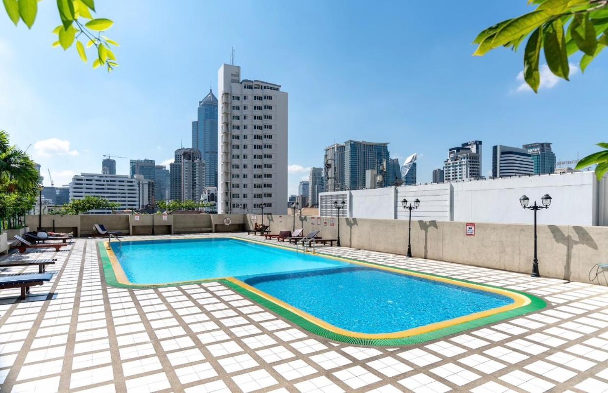 Omnitower Pool View Cozy Appartement *