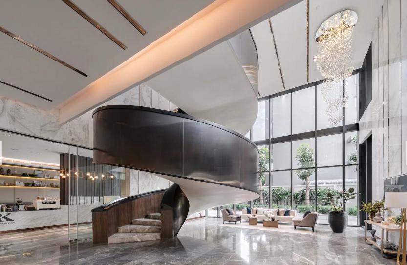 Luxury Queen Sirikit Asok Termianl 21 * Bangkok