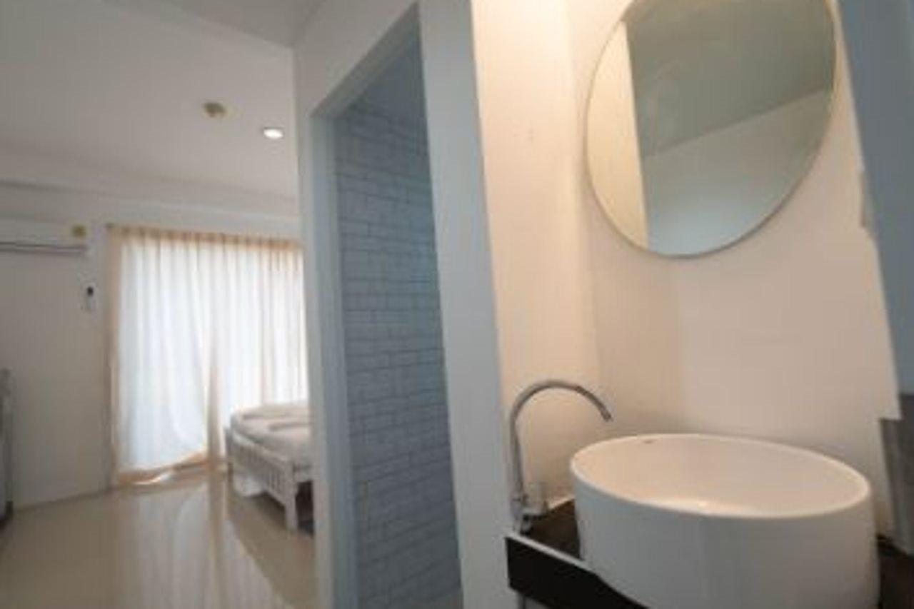 Roomquest Sukhumvit 50 Hotel 4*