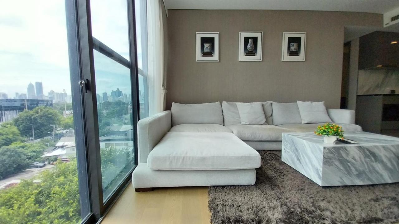 Luxury Queen Sirikit Asok Termianl 21 *