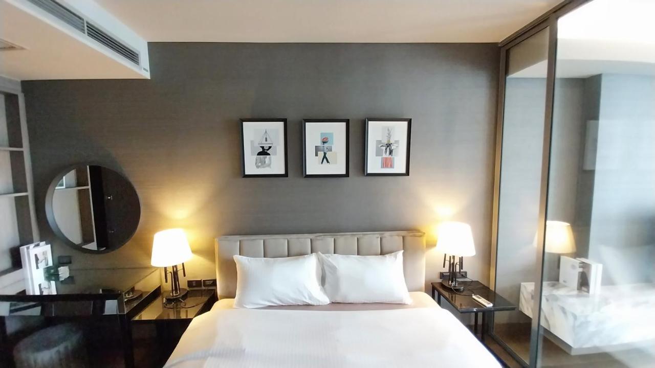 Luxury Queen Sirikit Asok Termianl 21 *