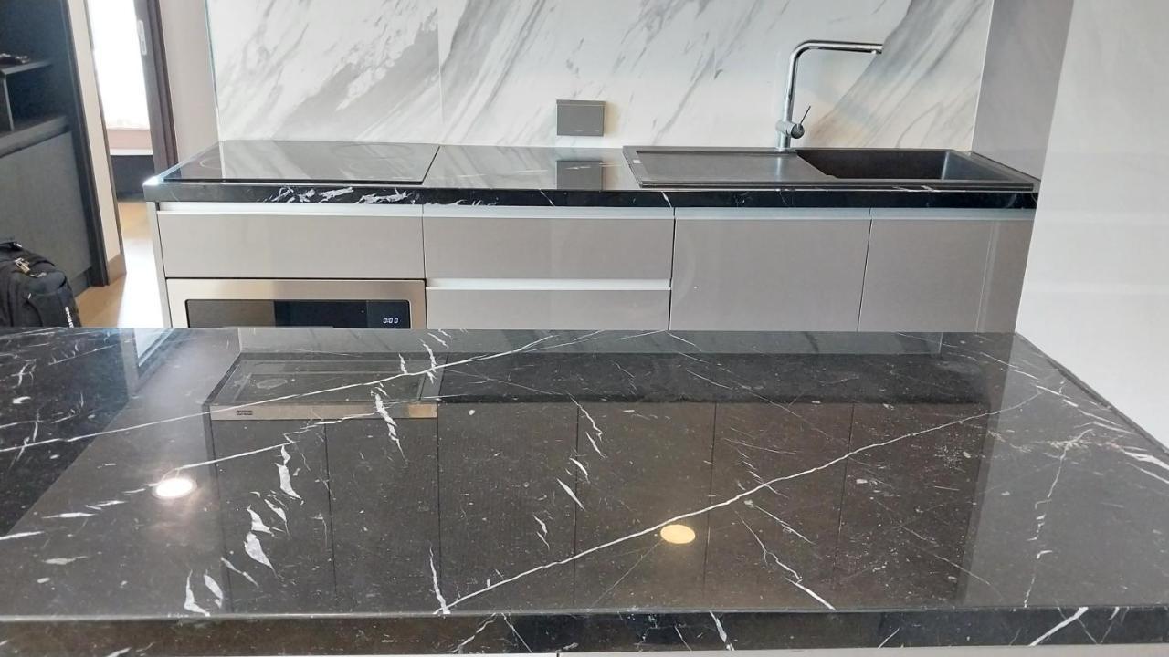 Luxury Queen Sirikit Asok Termianl 21 Apartment Bangkok
