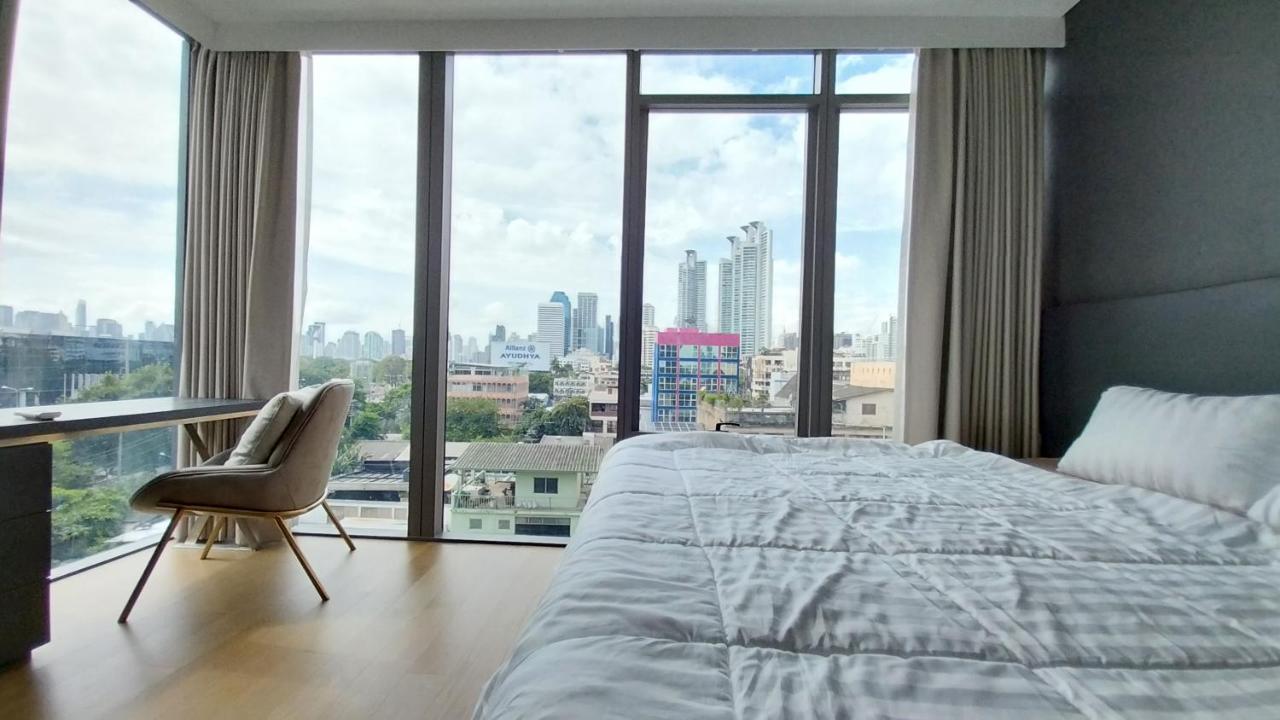 Luxury Queen Sirikit Asok Termianl 21 Apartment *