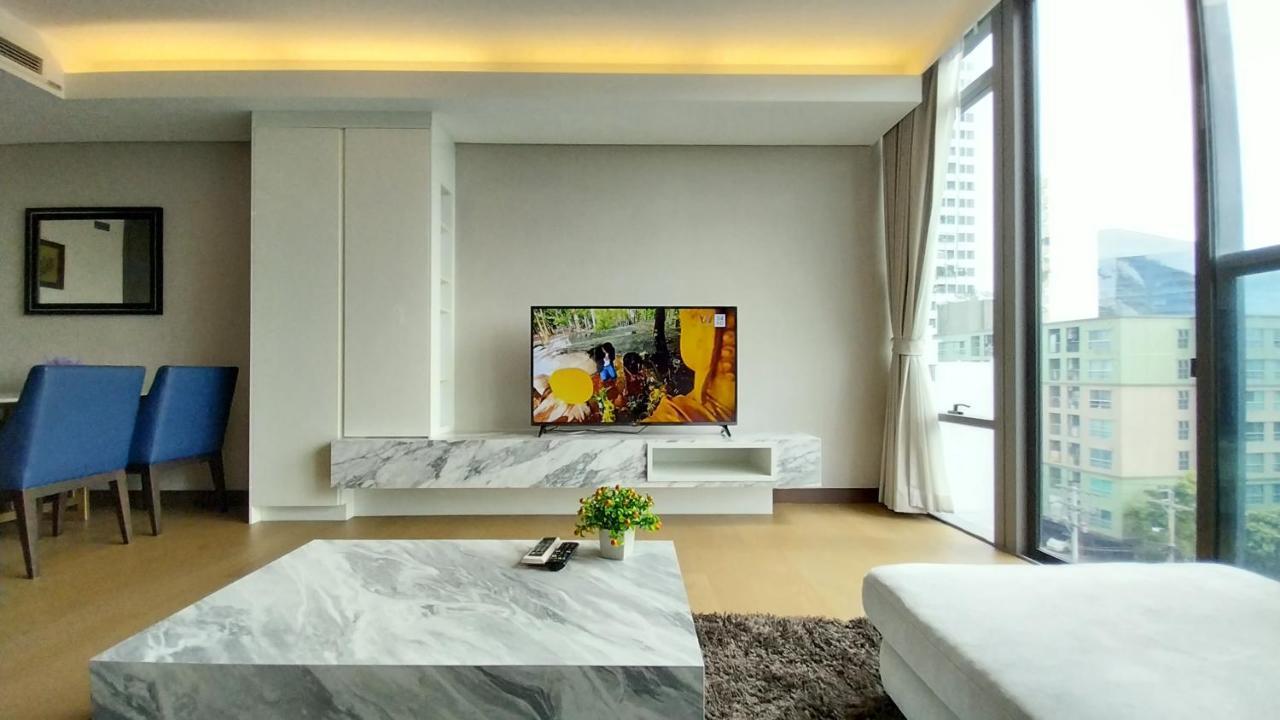 Apartment Luxury Queen Sirikit Asok Termianl 21