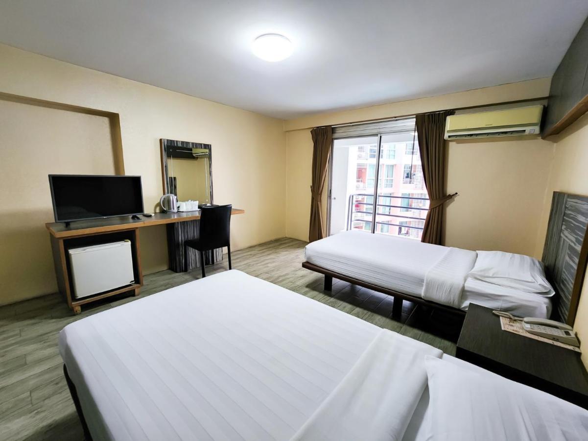 Hotel Watana 2*
