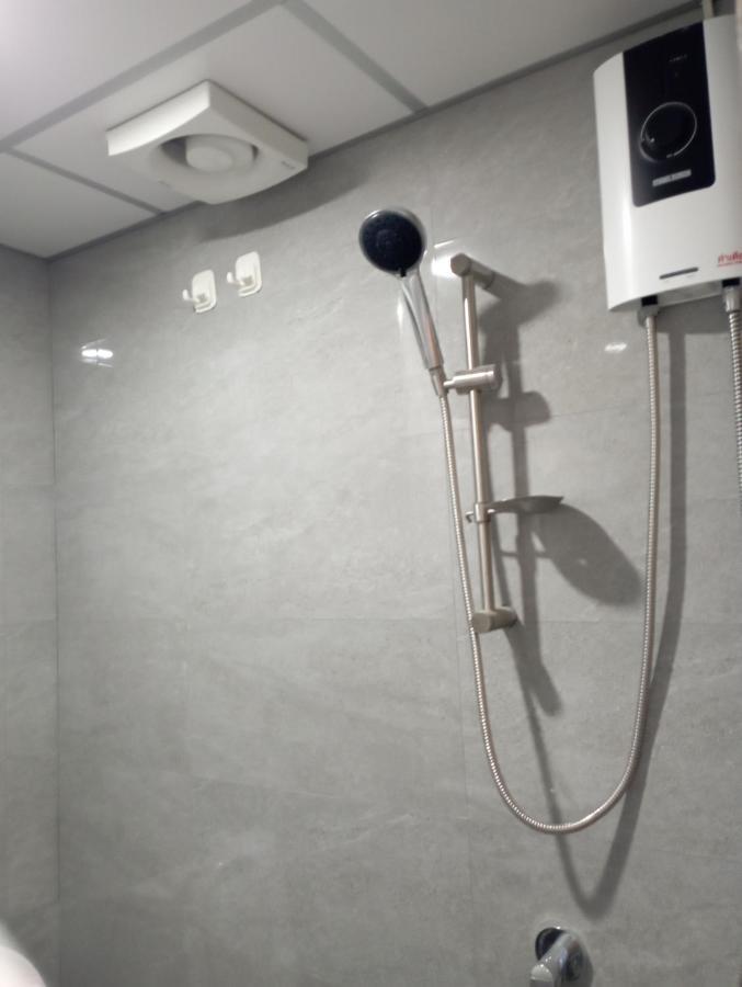 Close To Mrt On 12 Floor In Hua Mak *