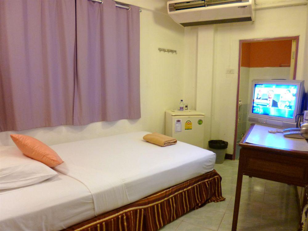 Sawasdee Khaosan Hostel *
