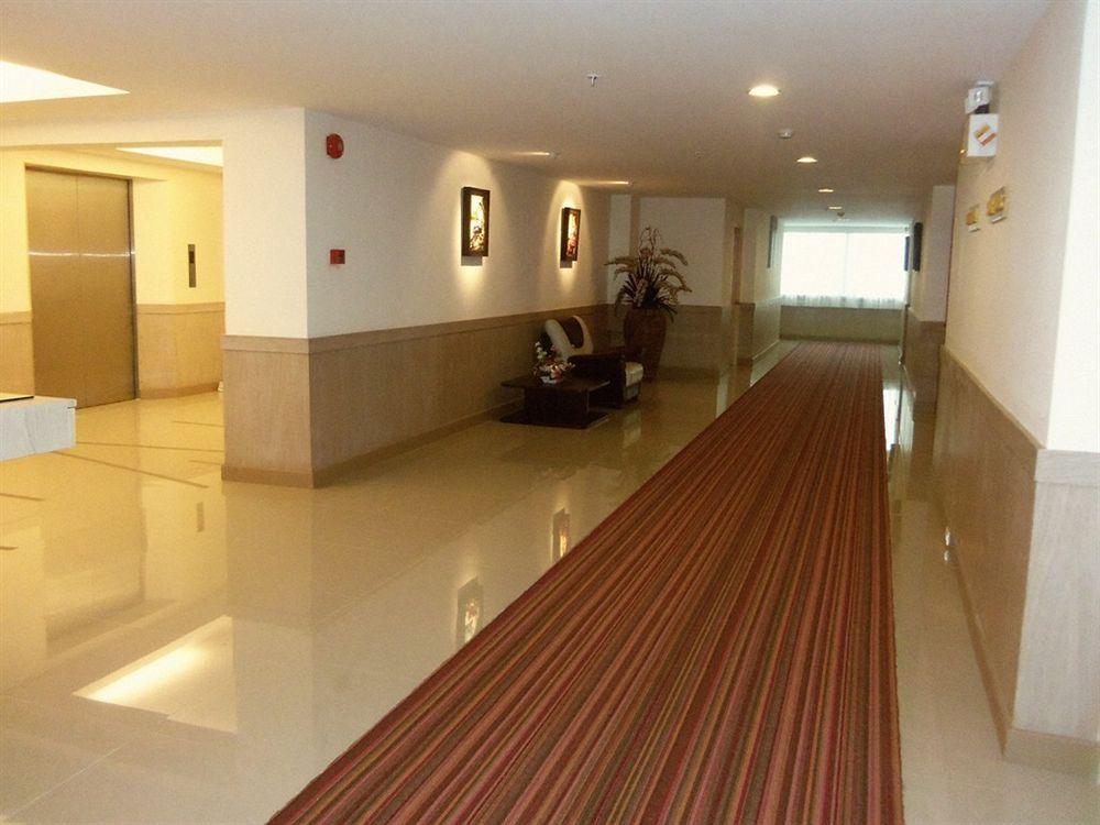 Hotel Bay Srinakarin 4*