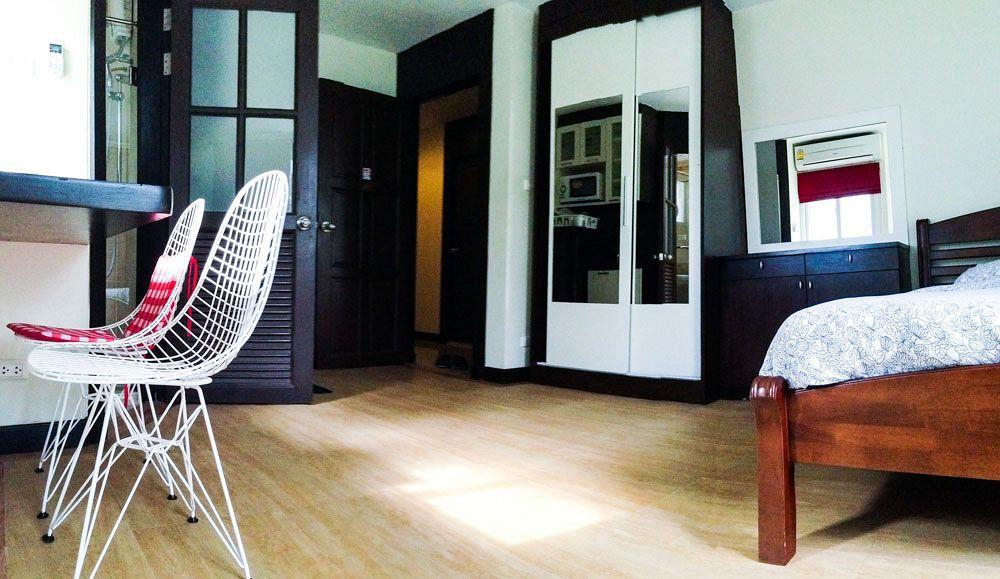 Baansilom Soi 3 Inn 2*