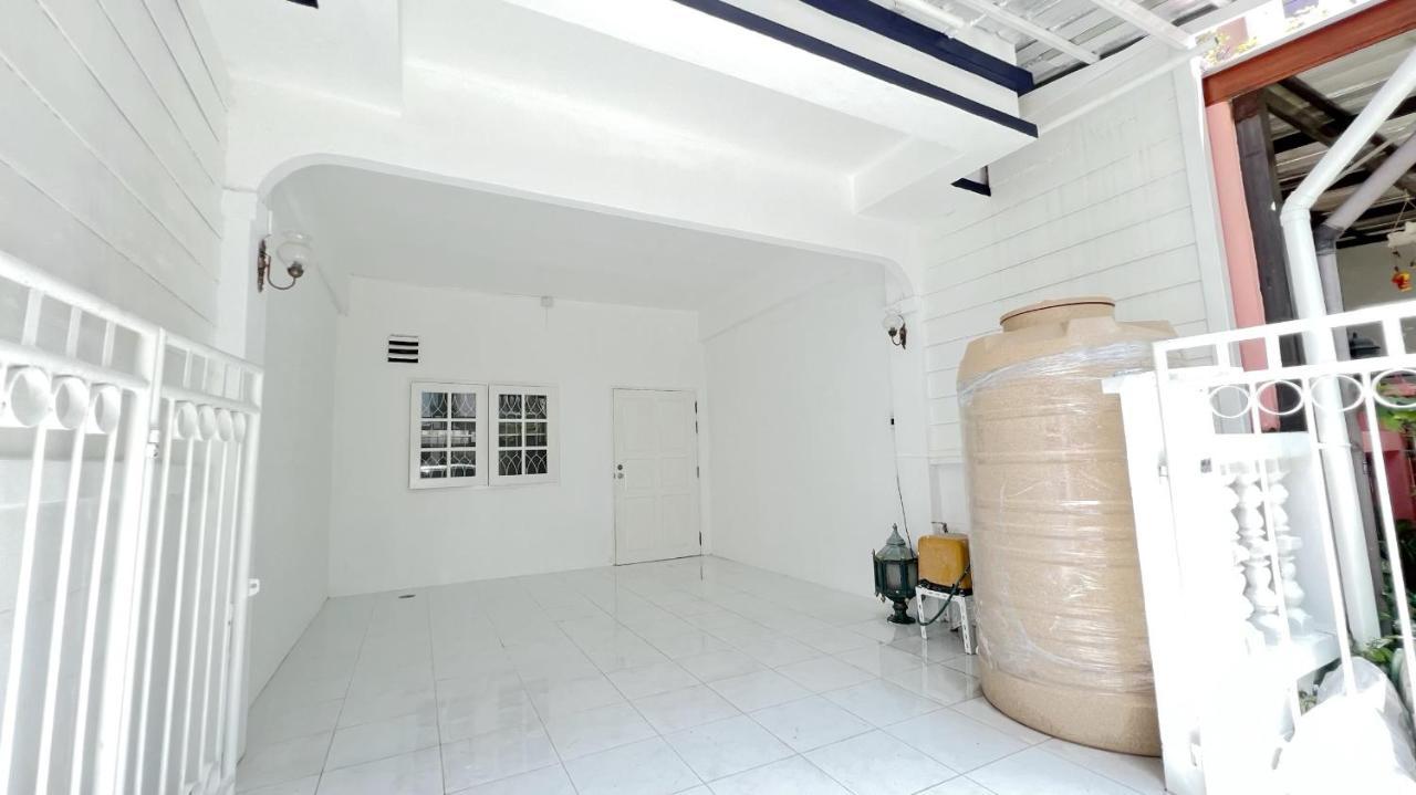 Holiday home Private 4bedrooms-parking-weekly Special Offer Bangkok