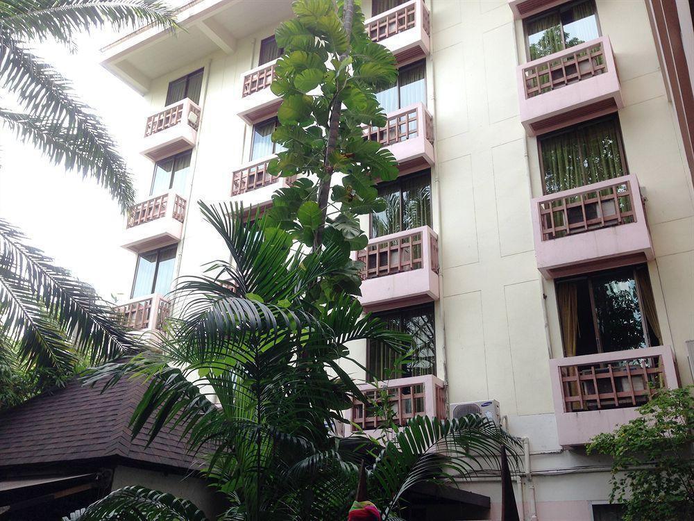Mango Lagoon Place Hotel