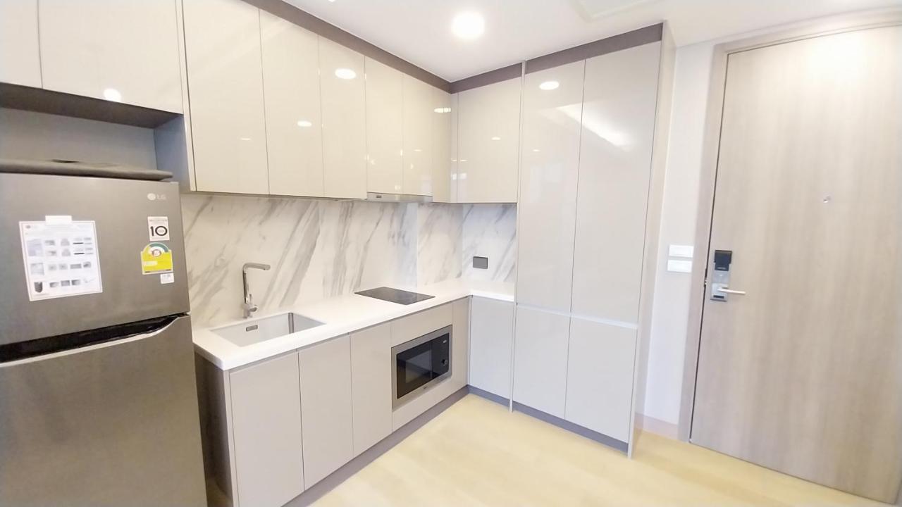 Luxury Queen Sirikit Asok Termianl 21 Apartment