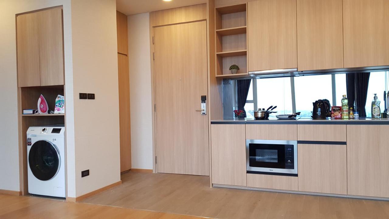 Japanese Town Ekamai Luxury Amazing View Pool Apartemen