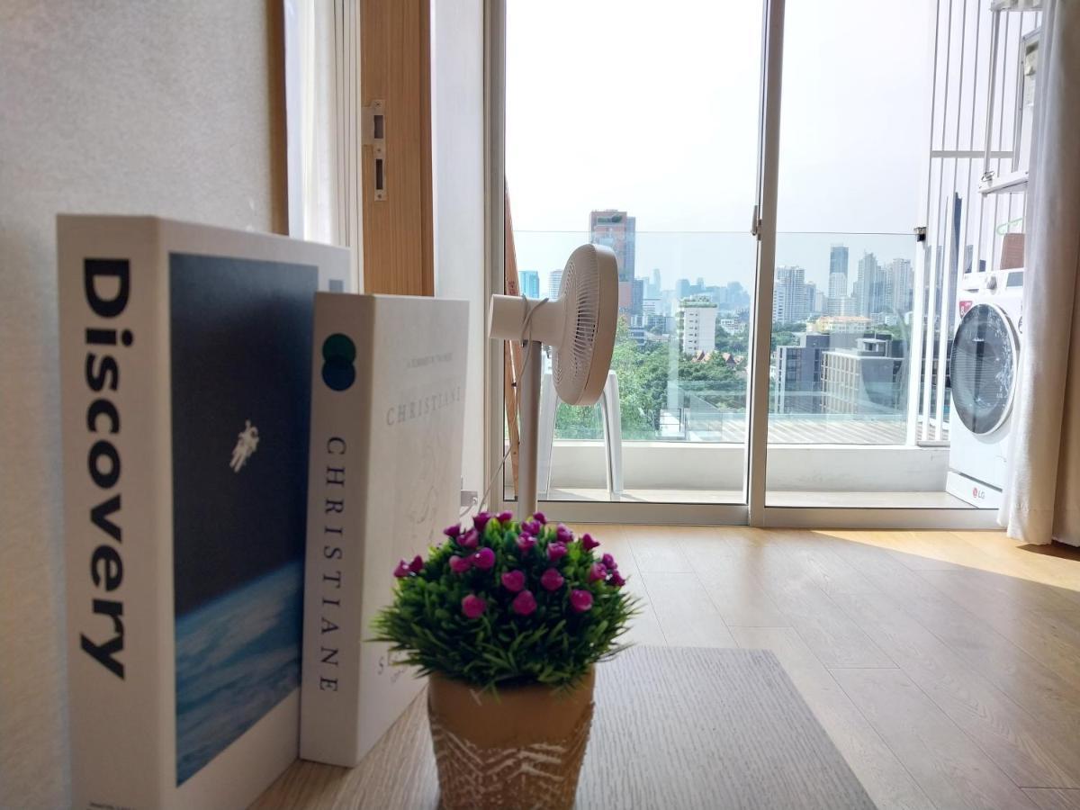 Japanese Town Ekamai Luxury Amazing View Pool Apartemen