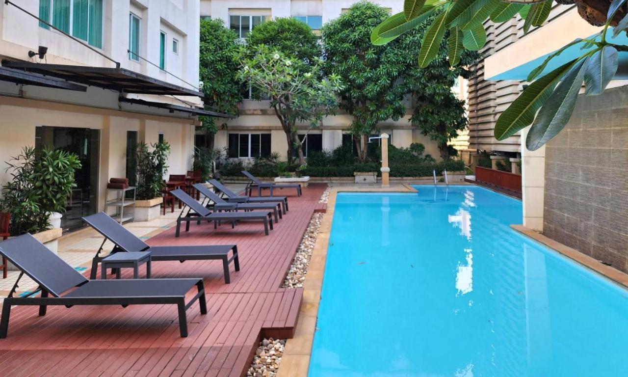 Hotel Avion