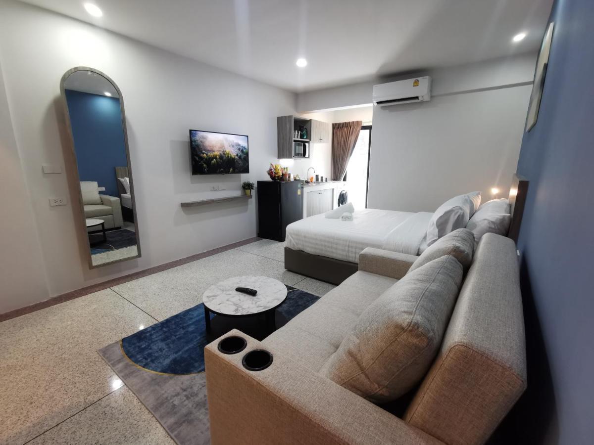 Khách sạn hẻo lánh Abc@48 & Service *