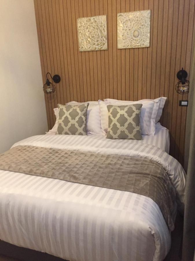 Tree​ For​ Rest​ Poshtel Asrama *