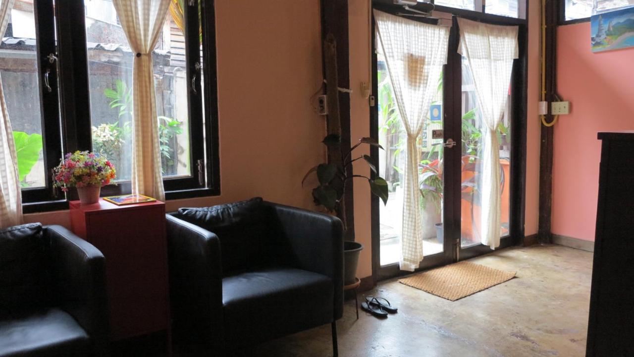 Hostel Non House บ้านนอนโฮสเทล Bangkok