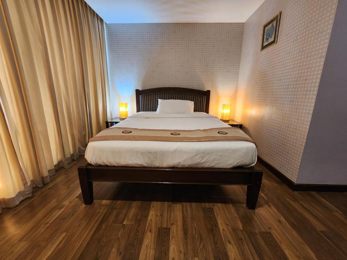 August Residencia