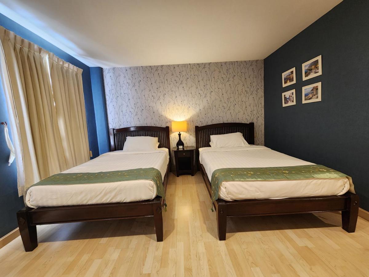 August Residencia 3*
