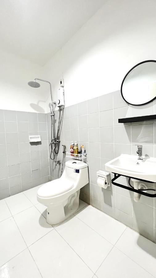 Holiday home Private 4bedrooms-parking-weekly Special Offer *