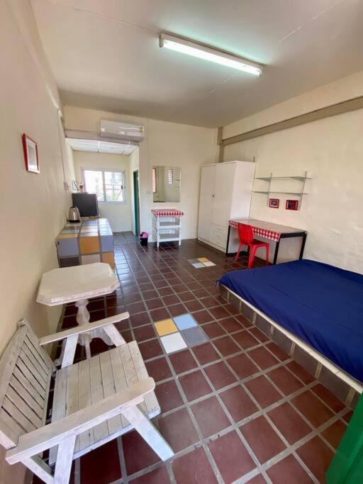Ratanawong Place 520 Apartment