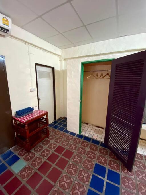 Apartemen Ratanawong Place 406